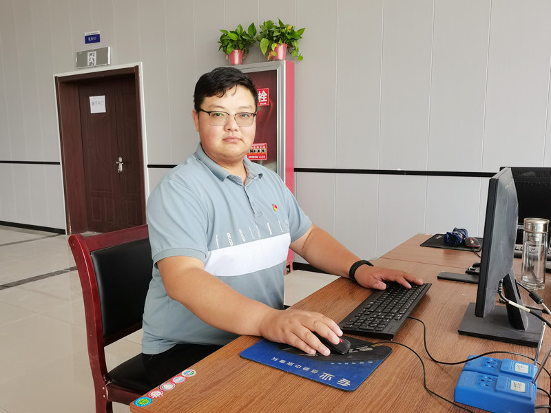 162036-522175.jpg 穆鑫林_副本.jpg